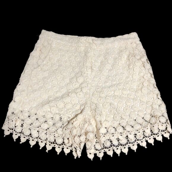 MM Couture Miss Me Ivory Crochet Lace Overlay Shorts High Rise Scalloped Large - Picture 1 of 12